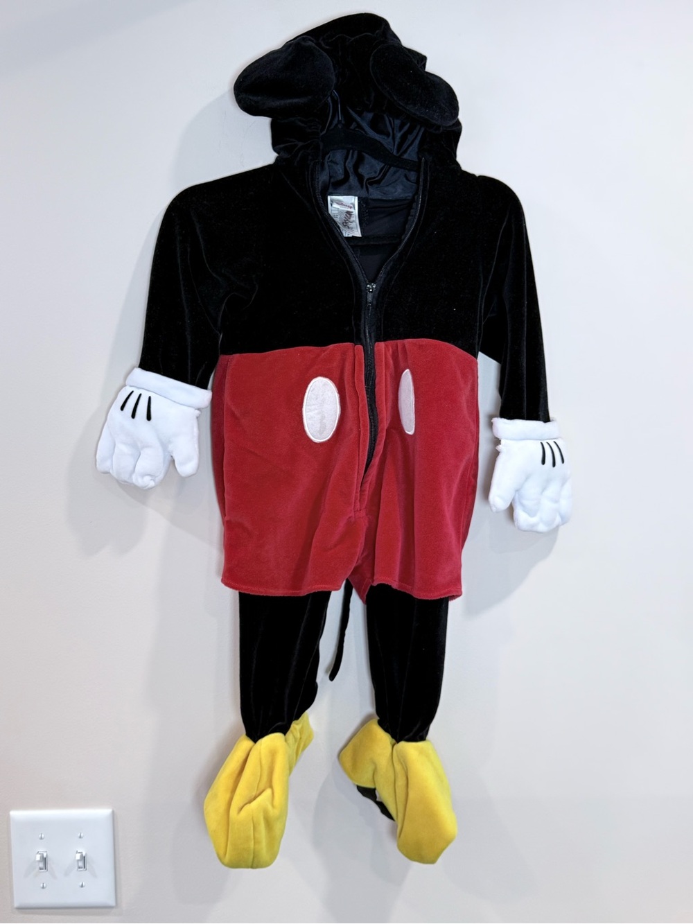🔥Mickey Mouse Disney Black & Red Plush Character Costume Size 18-24 Months EUC🔥